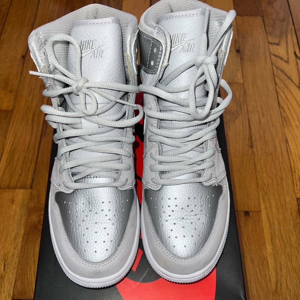 Neutral Grey/Metallic Silver air Jordan 1s